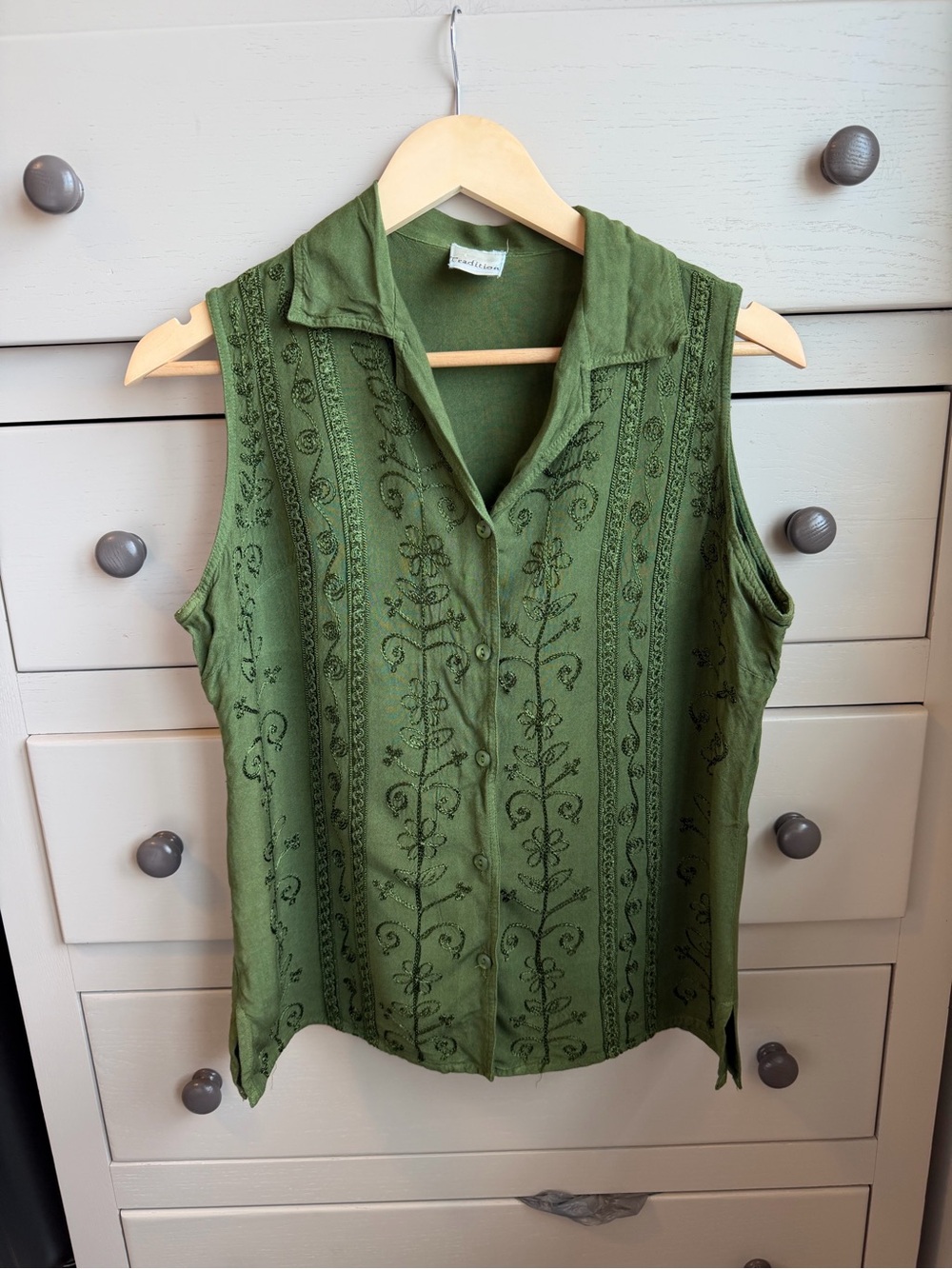 Vintage Sleeveless Embroidered Collared Top - Olive Green